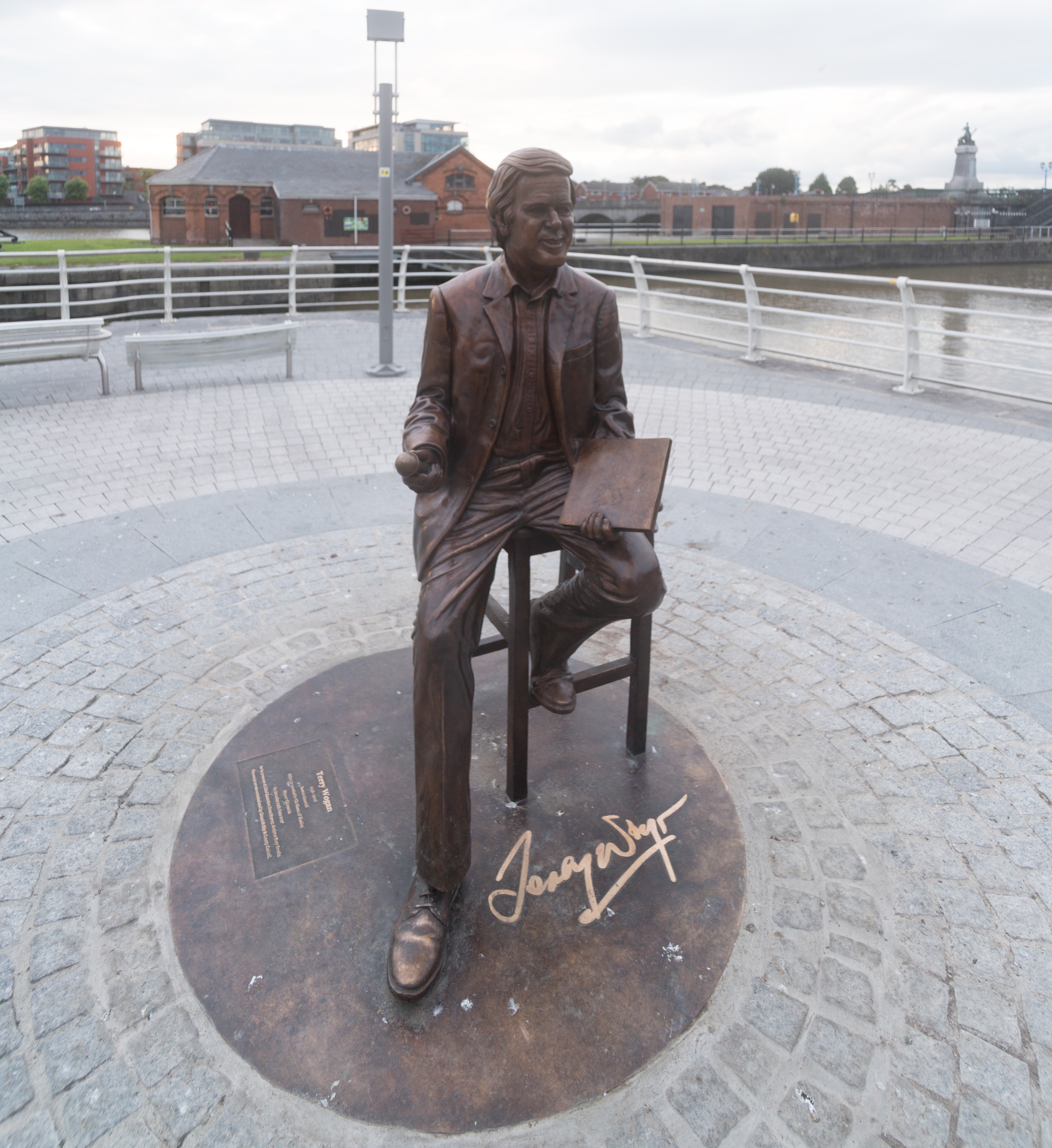 STATUE OF TERRY WOGAN