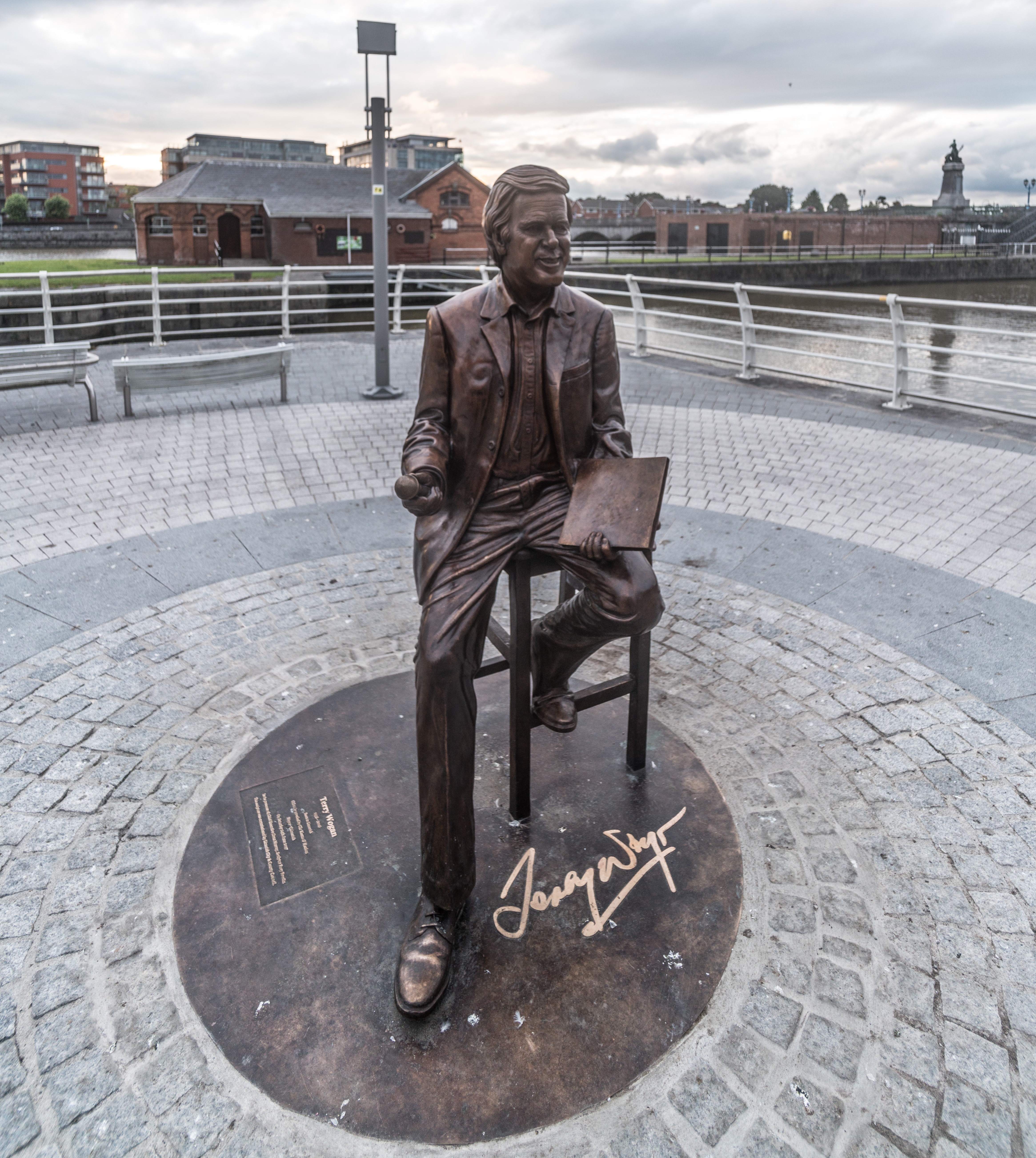 STATUE OF TERRY WOGAN