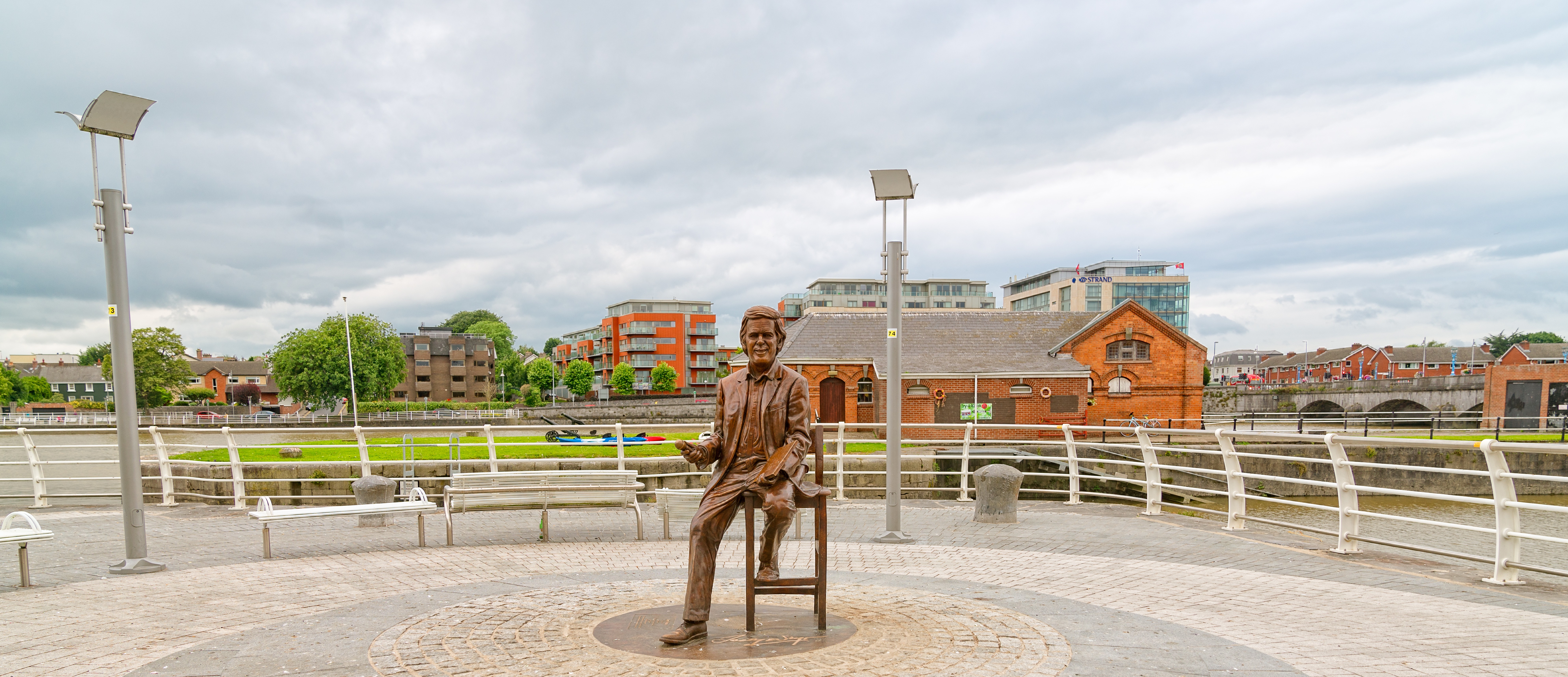 STATUE OF TERRY WOGAN