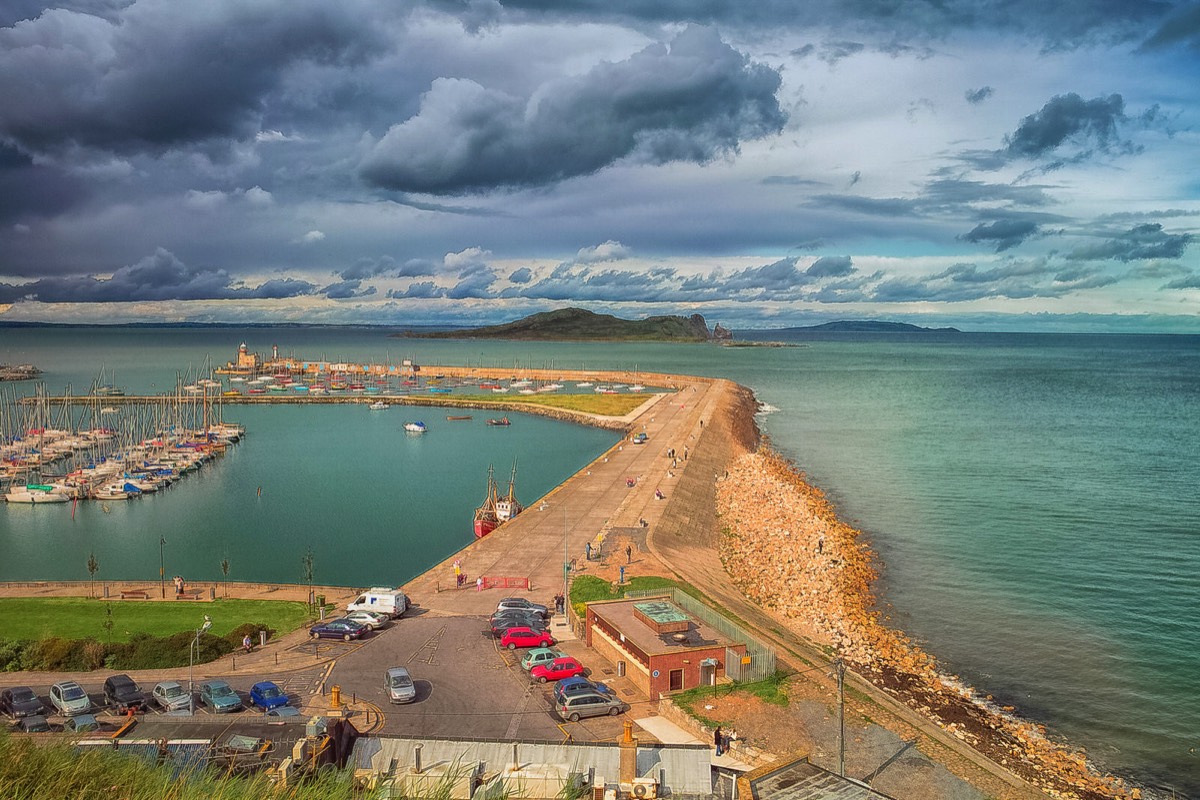 ELEVATED VIEW OF THE TOWN OF HOWTH 009