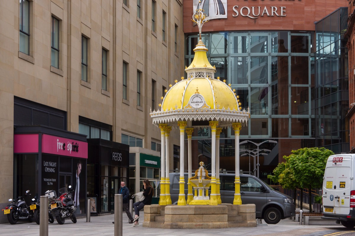 THE JAFFE MEMORIAL FOUNTAIN NOW LOCATED OUTSIDE THE VICTORIA SHOPPING CENTRE AND  BESIDE BITTLES BAR  004