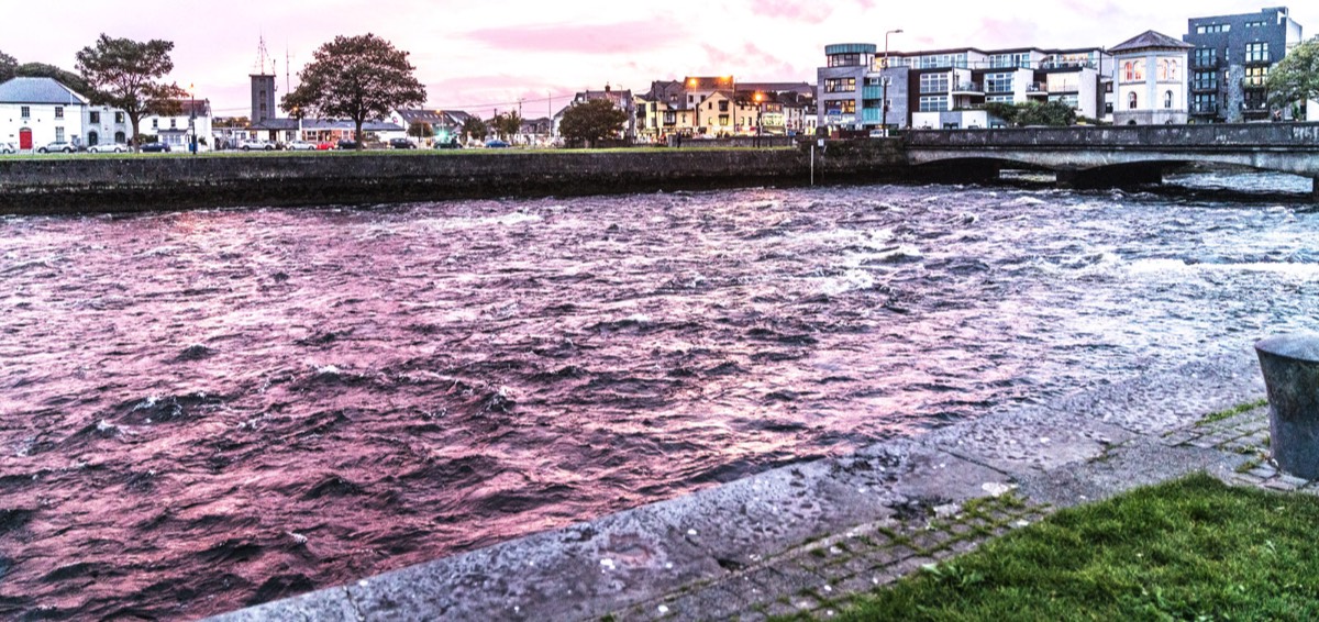 THE CLADDAGH AREA AT SUNSET 031