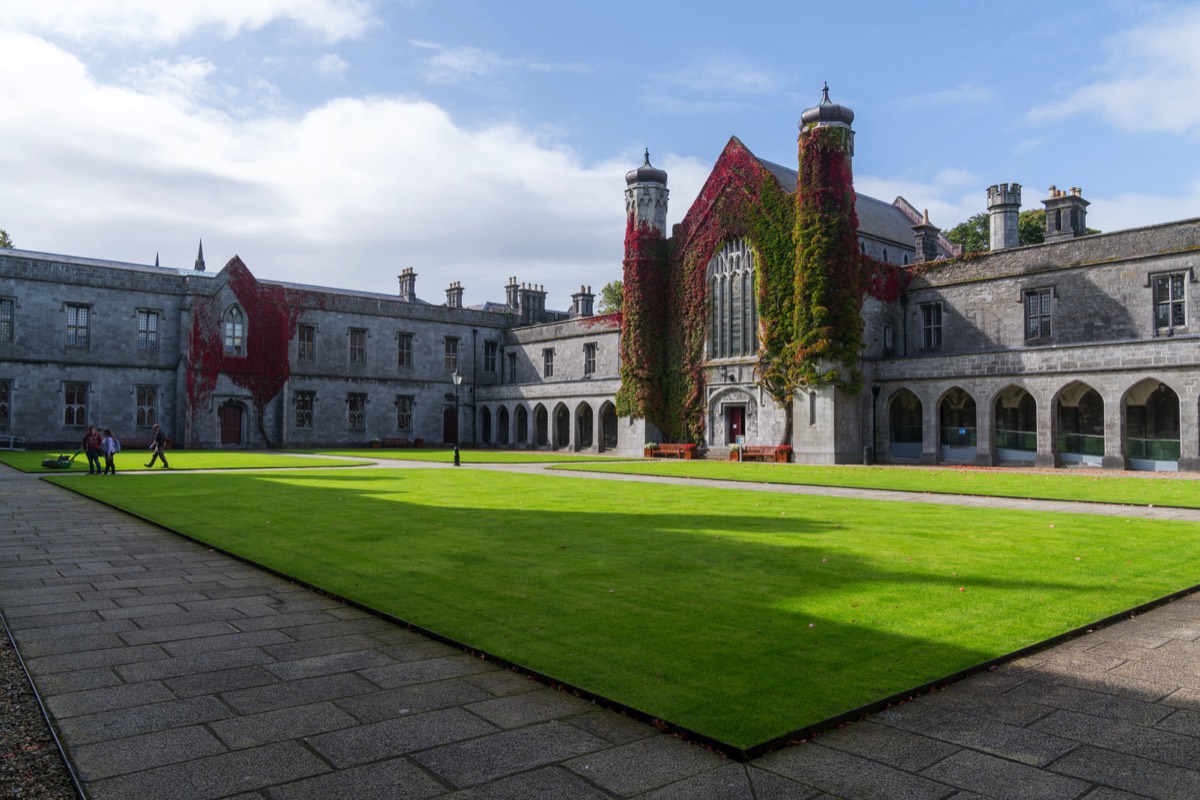 UNIVERSITY CAMPUS IN GALWAY 001