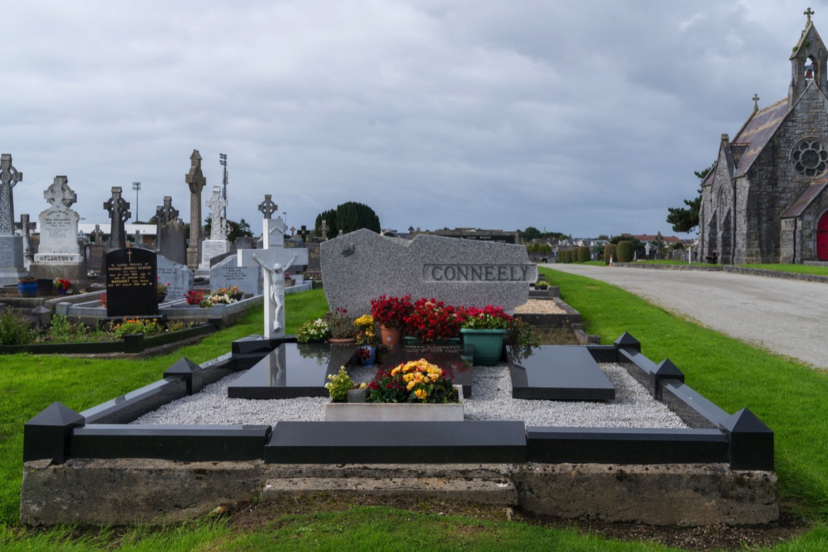 BOHERMORE CEMETERY IN GALWAY 007