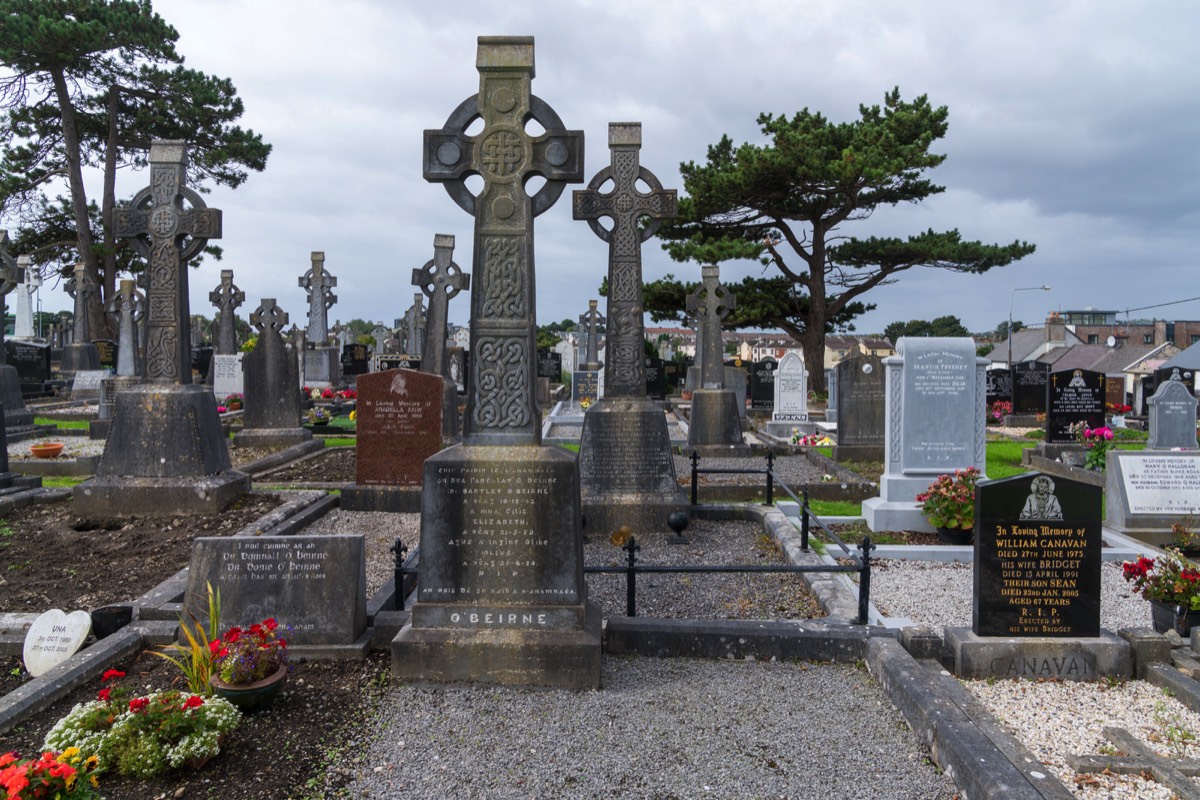 BOHERMORE CEMETERY IN GALWAY 012