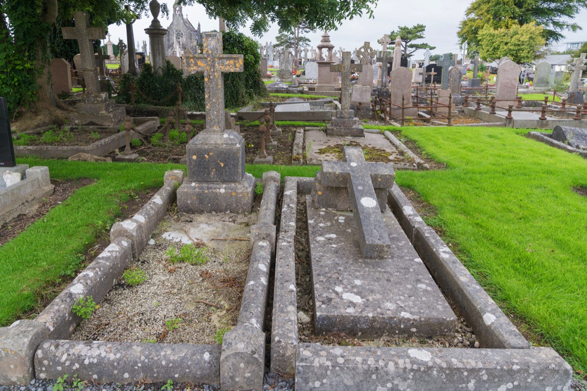 BOHERMORE CEMETERY IN GALWAY 014