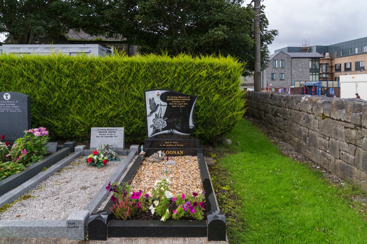 BOHERMORE CEMETERY IN GALWAY 015