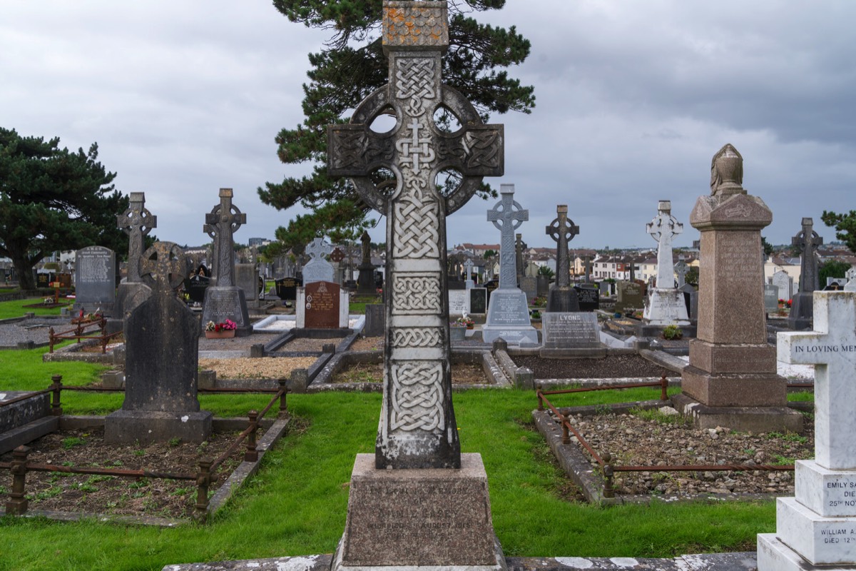 BOHERMORE CEMETERY IN GALWAY 016