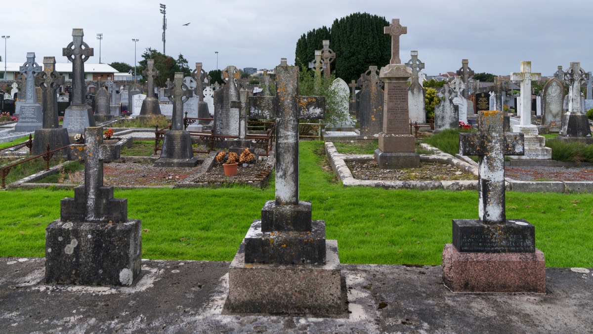 BOHERMORE CEMETERY IN GALWAY 021