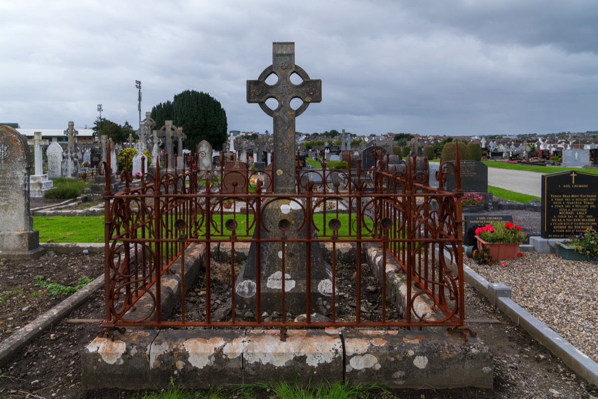 BOHERMORE CEMETERY IN GALWAY 022