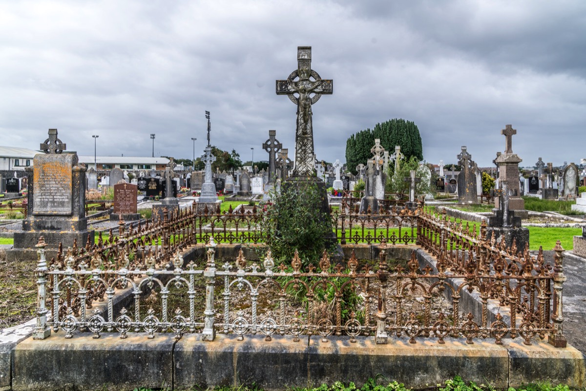 BOHERMORE CEMETERY IN GALWAY 025