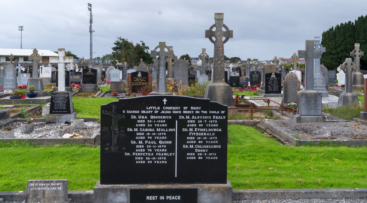 BOHERMORE CEMETERY IN GALWAY 027