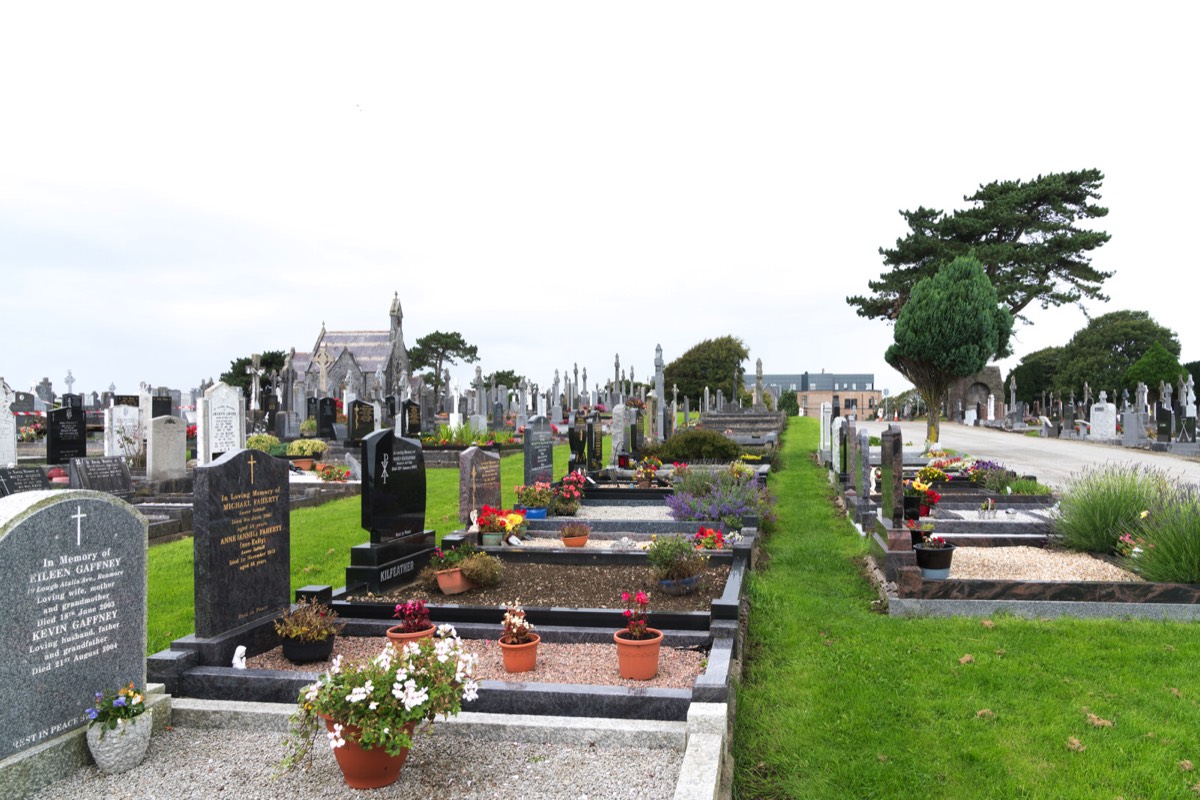 BOHERMORE CEMETERY IN GALWAY 039