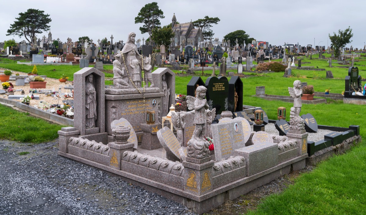 BOHERMORE CEMETERY IN GALWAY 044