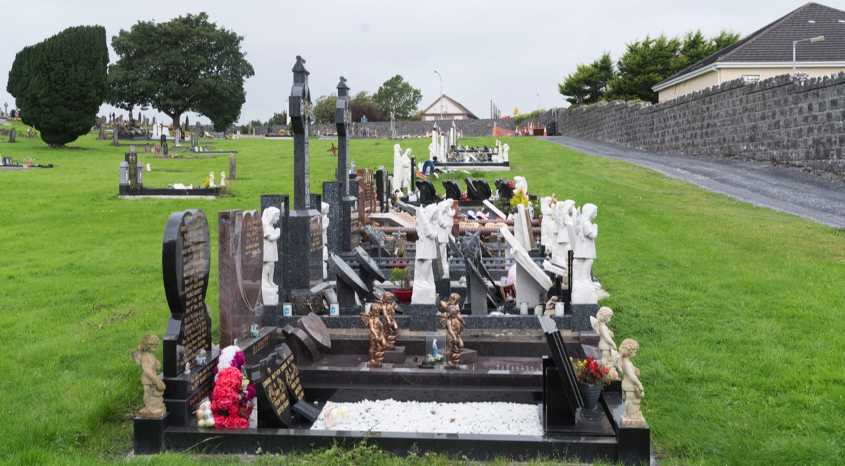 BOHERMORE CEMETERY IN GALWAY 046
