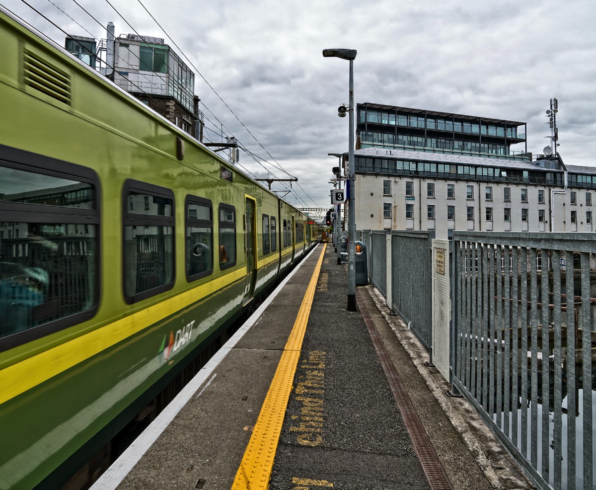 GRAND CANAL DOCK RAILWAY STATION 008