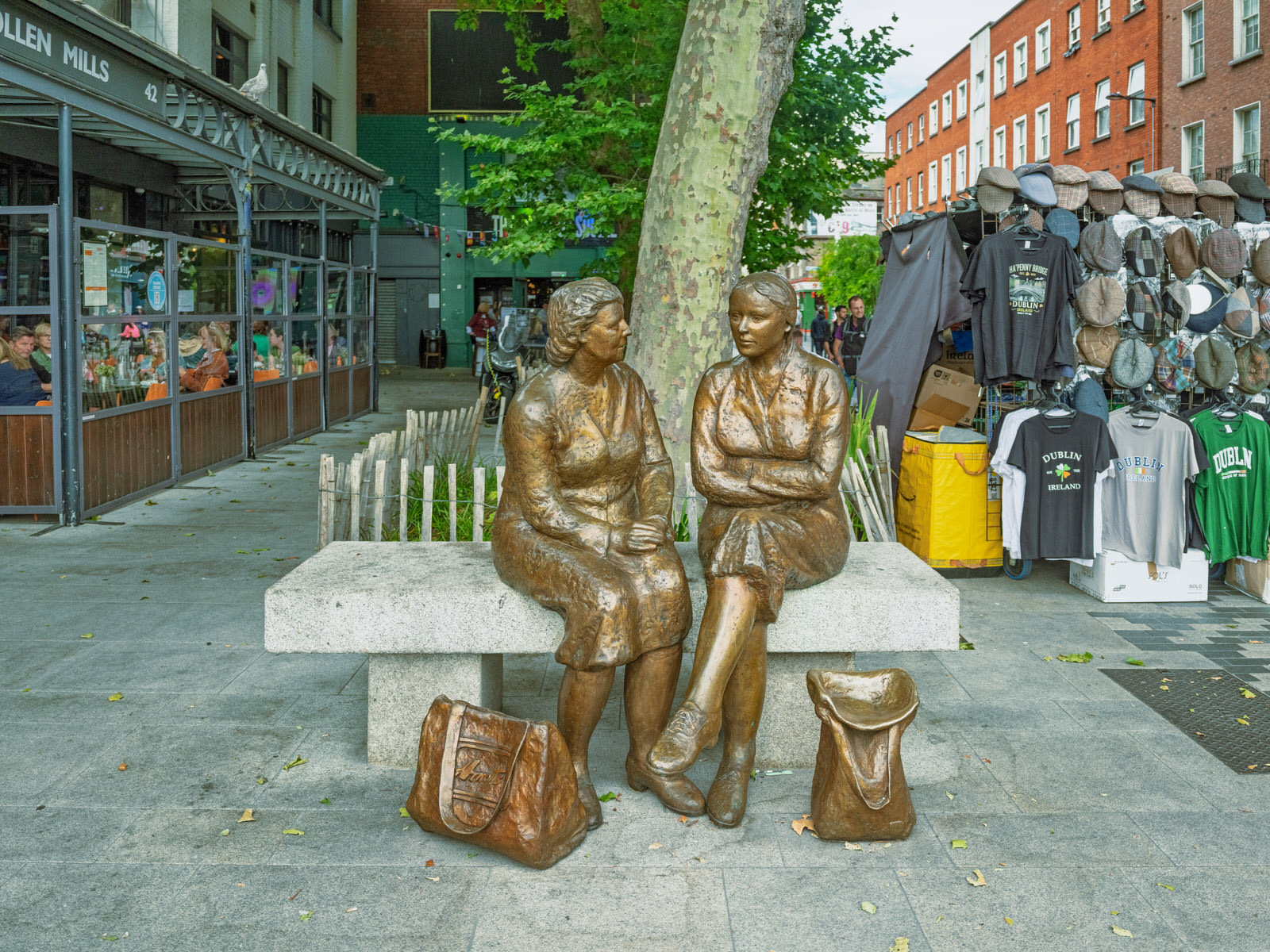 The Hags With The Bags At The Halfpenny Bridge